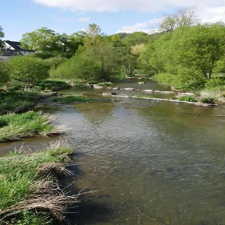 別荘 Furnished With Peaceful Neighbourhood メシェデ