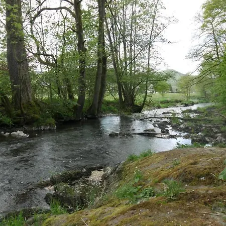 Furnished With Peaceful Neighbourhood メシェデ